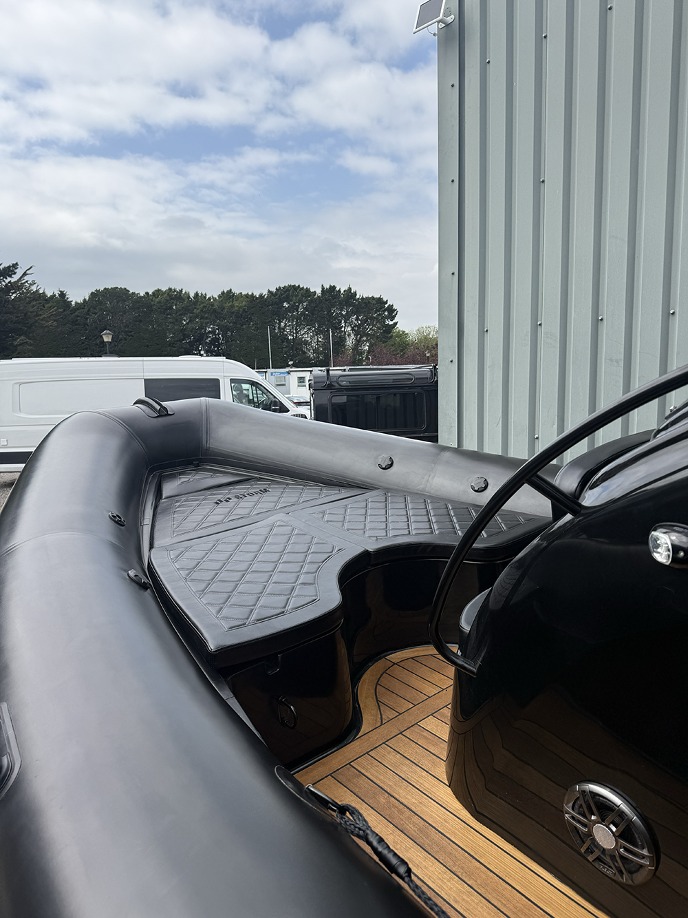 CHARGE 7 TARGA RIB