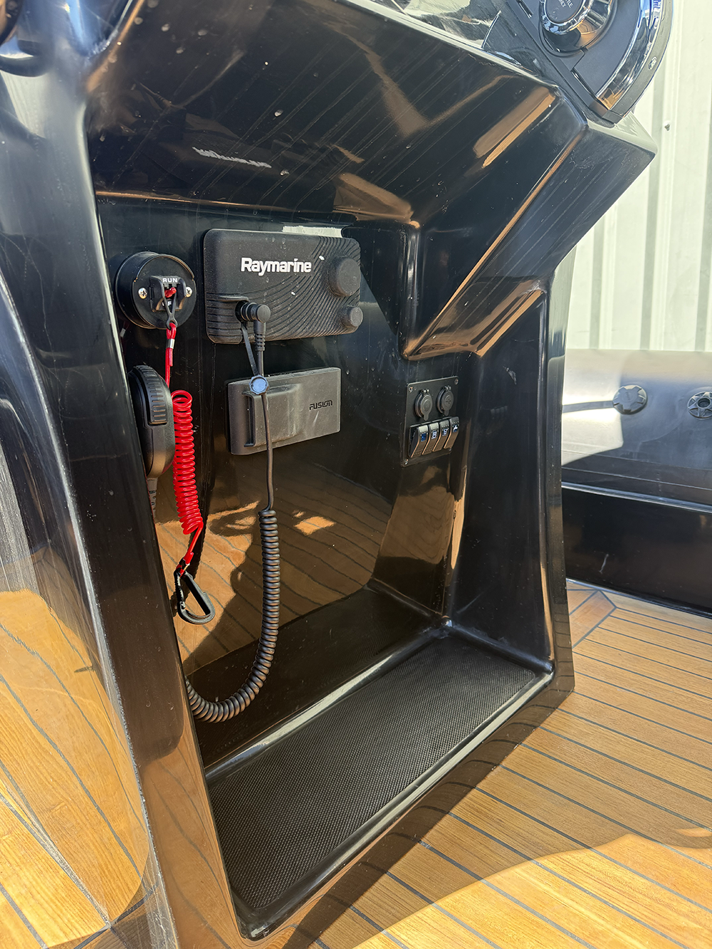CHARGE 7 TARGA RIB